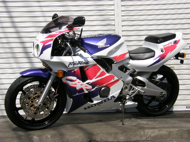 HONDA CBR400RR NC29